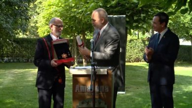 Porosia/ Akademiku Rexhep Qosja, si misionar i “pajtimit” mes Ramës dhe Kurtit Porosia/ Akademiku Rexhep Qosja, si misionar i “pajtimit” mes Ramës dhe Kurtit