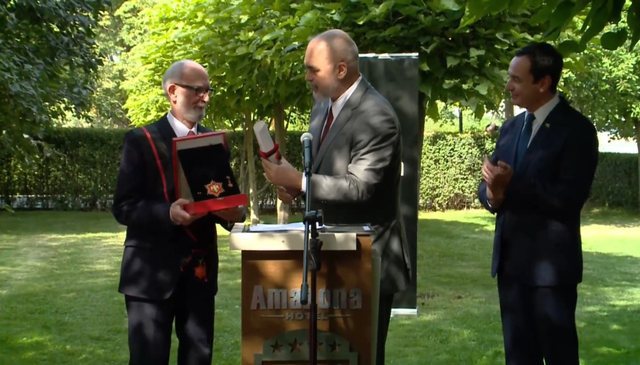 Porosia/ Akademiku Rexhep Qosja, si misionar i “pajtimit” mes Ramës dhe Kurtit