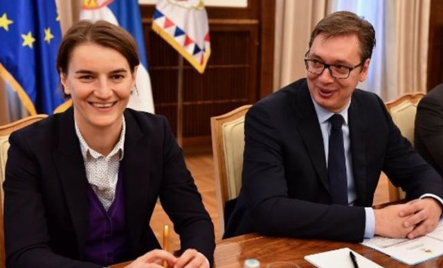 Brnabiç: Vuçiç arriti t’i bind liderët e BE që të mos ketë sanksione ndaj Serbisë Brnabiç: Vuçiç arriti t’i bind liderët e BE që të mos ketë sanksione ndaj Serbisë
