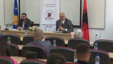 Pse nuk e hiqni kufirin Kosovë-Shqipëri?/Përgjigja e Ramës: Pasi nuk alarmon Beogradin aq sa alarmon Brukselin dhe Uashingtonin Pse nuk e hiqni kufirin Kosovë-Shqipëri?/Përgjigja e Ramës: Pasi nuk alarmon Beogradin aq sa alarmon Brukselin dhe Uashingtonin