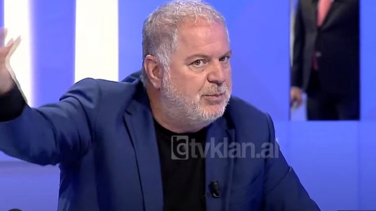 Baton Haxhiu: Grupi terrorist serb i rebeluar politikisht kundër Vuçiç dhe institucioneve të Kosovës Baton Haxhiu: Grupi terrorist serb i rebeluar politikisht kundër Vuçiç dhe institucioneve të Kosovës