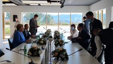 VIDEO/ Kurti takon Merkel në Tiranë: Diskutojmë për marrëdhëniet bilaterale dhe bashkëpunimin rajonal VIDEO/ Kurti takon Merkel në Tiranë: Diskutojmë për marrëdhëniet bilaterale dhe bashkëpunimin rajonal