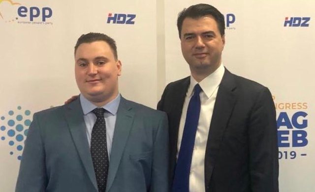 Ambicie brenda PD? Glauk Olldashi: Dua të përfaqësoj demokratët në Parlament Ambicie brenda PD? Glauk Olldashi: Dua të përfaqësoj demokratët në Parlament