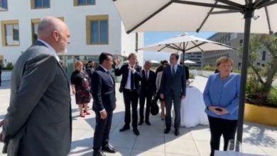 Rama thumbon Albin Kurtin në konferencën me Merkel: Bën teori konspiracioni për “Open Balkan”, e pabesueshme që refuzon Rama thumbon Albin Kurtin në konferencën me Merkel: Bën teori konspiracioni për “Open Balkan”, e pabesueshme që refuzon