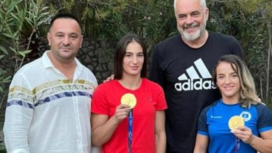 “Nora Gjakova dhe Distria Krasniqi pjesë e ushtrisë shqiptare”! Rama i “rrëmben” Albin Kurti dy kampionet e botës në xhudo “Nora Gjakova dhe Distria Krasniqi pjesë e ushtrisë shqiptare”! Rama i “rrëmben” Albin Kurti dy kampionet e botës në xhudo
