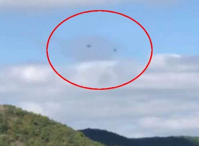 Ja si forcat serbe vëzhgojnë situatën në Jarinjë me helikopterë (video)