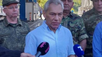 “Çfarë do ambasadori rus që patrullon kufirin me Kosovën? I shoqëruar nga…” “Çfarë do ambasadori rus që patrullon kufirin me Kosovën? I shoqëruar nga…”