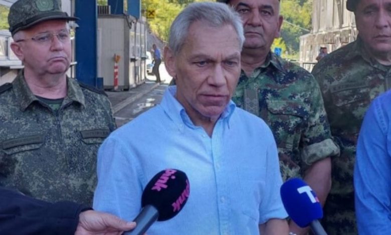 “Çfarë do ambasadori rus që patrullon kufirin me Kosovën? I shoqëruar nga…” “Çfarë do ambasadori rus që patrullon kufirin me Kosovën? I shoqëruar nga…”