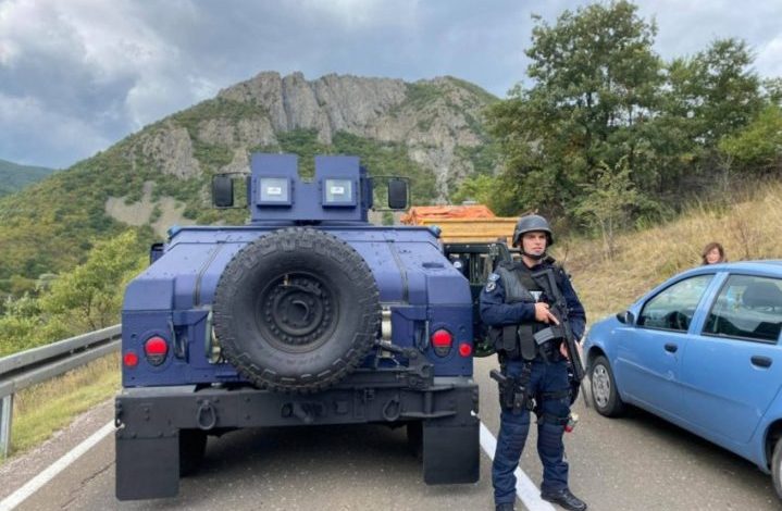 Reciprociteti me targat, gazetari: Situata në veri të Kosovës do të tensionohet! Shtyrja e bërrylave Vuçiç-Kurti mund të bëhet e rrezikshme Reciprociteti me targat, gazetari: Situata në veri të Kosovës do të tensionohet! Shtyrja e bërrylave Vuçiç-Kurti mund të bëhet e rrezikshme