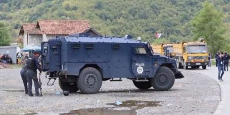 Kosova nuk tërheq policinë speciale nga Veriu, serbët kanë marrë deri tani mbi 11 mijë targa Kosova nuk tërheq policinë speciale nga Veriu, serbët kanë marrë deri tani mbi 11 mijë targa