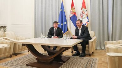 Përplasja Kosovë-Serbi ALARMON BE/ Lajçak: Të ulen tensionet në veri dhe të mundësohet liria e lëvizjes