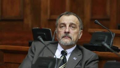 Politikani serb: Kosova po zbaton marrëveshjet! Vuçiç hipokrit e aktor Politikani serb: Kosova po zbaton marrëveshjet! Vuçiç hipokrit e aktor