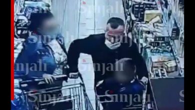 VIDEO/ Skandal në Kosovë, burri dhunon brutalisht një grua të panjohur në market VIDEO/ Skandal në Kosovë, burri dhunon brutalisht një grua të panjohur në market