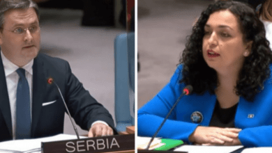 “Çohu në këmbë kur flet për Vuçiçin!”/ Vjosa Osmani “përplaset” me ministrin serb: Presidenti yt si Millosheviçi, kërko falje për genocidin në Kosovë “Çohu në këmbë kur flet për Vuçiçin!”/ Vjosa Osmani “përplaset” me ministrin serb: Presidenti yt si Millosheviçi, kërko falje për genocidin në Kosovë