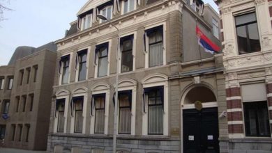 “Non grata” e dy zyrtarëve rusë nga Kosova, reagon ambasada ruse në Serbi: Asnjë vendim i Prishtinës nuk ka fuqi ligjore “Non grata” e dy zyrtarëve rusë nga Kosova, reagon ambasada ruse në Serbi: Asnjë vendim i Prishtinës nuk ka fuqi ligjore