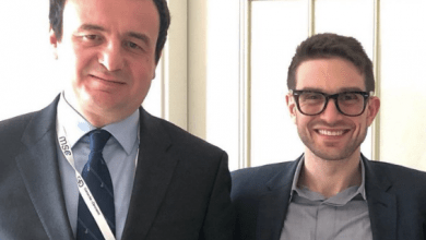 Albin Kurti pret në takim djalin e George Soros, ja për çfarë diskutoi me Alex Albin Kurti pret në takim djalin e George Soros, ja për çfarë diskutoi me Alex