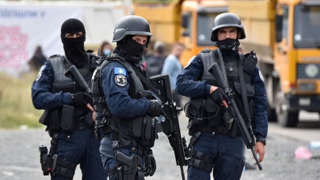 Sërish tensione?! Sulmohen policët në Veri të Kosovës Sërish tensione?! Sulmohen policët në Veri të Kosovës