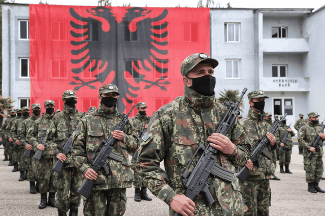 Për herë të parë, 5 studentë nga Kosova në Akademinë e Forcave të Armatosura të Shqipërisë Për herë të parë, 5 studentë nga Kosova në Akademinë e Forcave të Armatosura të Shqipërisë