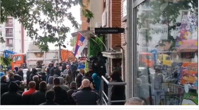 Tensionet në Kosovë, Ambasada e SHBA: Sulmet ndaj Policisë, mediave dhe civilëve të papranueshme! Tensionet në Kosovë, Ambasada e SHBA: Sulmet ndaj Policisë, mediave dhe civilëve të papranueshme!