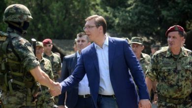 Gatishmëria luftarake/ Vuçiç viziton ushtarët e dislokuar serbë pranë kufirit me Kosovën