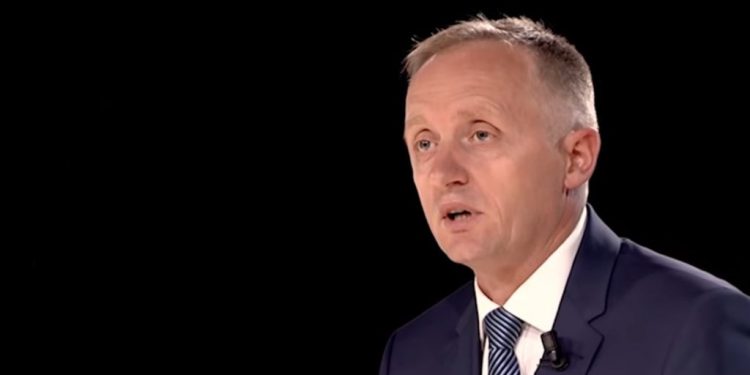 Kosova dhe Shqipëria të mësojnë nga njëra tjetra! Kosova dhe Shqipëria të mësojnë nga njëra tjetra!