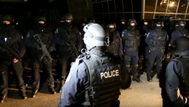 Masakra në Kosovë u krye nga një person, ministri i jep ultimatumin: Dorëzohu!