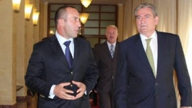 Haradinaj kundër Berishës: Mos i bëni karshillëk SHBA. Edhe unë kam kundërshtuar ndarjen e Kosovës dhe heqjen e taksës, por kam ruajt raportet me SHBA Haradinaj kundër Berishës: Mos i bëni karshillëk SHBA. Edhe unë kam kundërshtuar ndarjen e Kosovës dhe heqjen e taksës, por kam ruajt raportet me SHBA