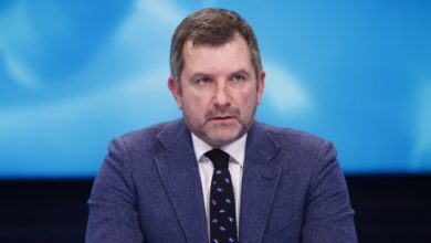 Disfata e Tsiprasit, si antimodel për Albin Kurtin