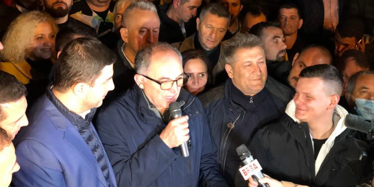 “Vetëvendosje” dështon edhe në Prizren, fituesi i PDK: Sot i themi JO korrupsionit! “Vetëvendosje” dështon edhe në Prizren, fituesi i PDK: Sot i themi JO korrupsionit!
