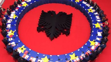 Konjufcka të martën në Tiranë: Shqipëria e Kosova do nënshkruajnë marrëveshje bashkëpunimi mes dy parlamenteve Konjufcka të martën në Tiranë: Shqipëria e Kosova do nënshkruajnë marrëveshje bashkëpunimi mes dy parlamenteve