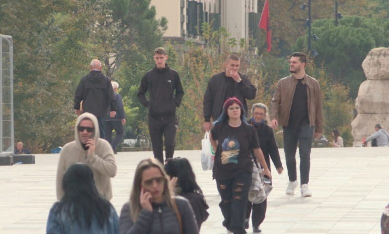 916 shtetas të Kosovës aplikuan për lejeqëndrim në Shqipëri më 2020 916 shtetas të Kosovës aplikuan për lejeqëndrim në Shqipëri më 2020