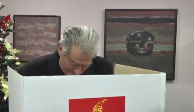 Voton Sali Berisha, mesazh SHBA nga bar “Amerika”: Këtu po votohet kundër kryetarit