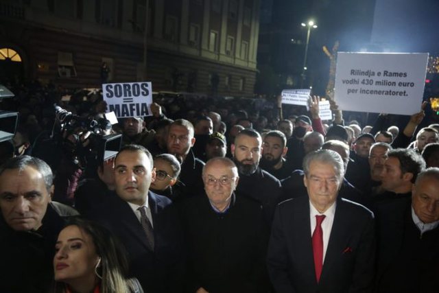 Djegia e flamurit, zyrtari serb në Kosovë: E dashur Evropë, Ballkani po ecën para, ju ku jeni?