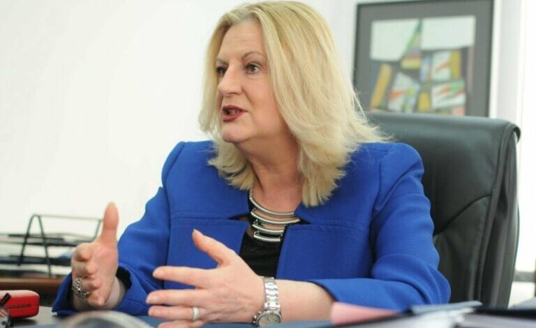 “Po vazhdon lojën e Millosheviçit”/Edita Tahiri zbulon skenarin e Vuçiqit, paralajmëron Ramën “Po vazhdon lojën e Millosheviçit”/Edita Tahiri zbulon skenarin e Vuçiqit, paralajmëron Ramën