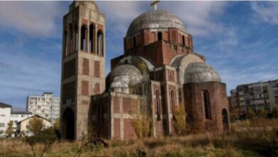 Media franceze shkruan për “betejën” mes Kosovës dhe Serbisë për pronësinë e Kishave Ortodokse
