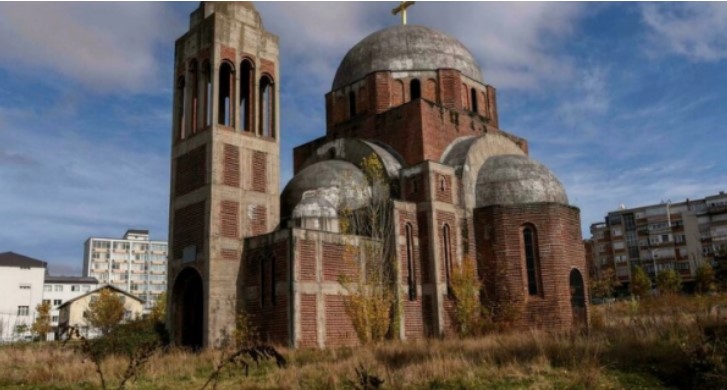 Media franceze shkruan për “betejën” mes Kosovës dhe Serbisë për pronësinë e Kishave Ortodokse Media franceze shkruan për “betejën” mes Kosovës dhe Serbisë për pronësinë e Kishave Ortodokse