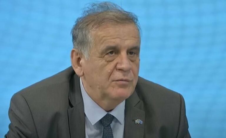 “Kombi kosovar” do të thotë afrikanizim “veri-jug” i shqiptarëve dhe të Shqipërisë Etnike në Ballkan “Kombi kosovar” do të thotë afrikanizim “veri-jug” i shqiptarëve dhe të Shqipërisë Etnike në Ballkan