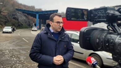 Kosova i ndalon hyrjen ministrit serb: Kurti po shkel marrëveshjet në Bruksel Kosova i ndalon hyrjen ministrit serb: Kurti po shkel marrëveshjet në Bruksel