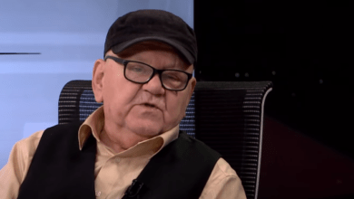 Akademiku boshnjak: Kosova i shpëtoi gjenocidit dhe u bë shtet, në Bosnjë kërkojnë shtet ata që bënë gjenocid Akademiku boshnjak: Kosova i shpëtoi gjenocidit dhe u bë shtet, në Bosnjë kërkojnë shtet ata që bënë gjenocid