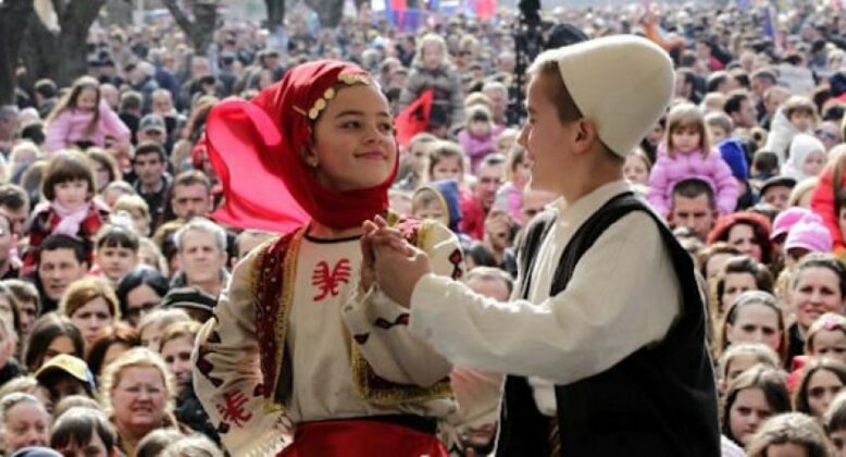 Serbët po e vjedhin unin, etnografinë dhe guximin e shqiptarëve që të flasin Serbët po e vjedhin unin, etnografinë dhe guximin e shqiptarëve që të flasin