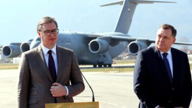 Grenell po lobon, Vuçiç ofron ndihmë për largimin e Dodik nga presidenca e Bosnjes Grenell po lobon, Vuçiç ofron ndihmë për largimin e Dodik nga presidenca e Bosnjes