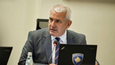 Sveçla për Vuçiçin: Ministri i propagandës së Millosheviçit sot gënjeu për Policinë e Kosovës Sveçla për Vuçiçin: Ministri i propagandës së Millosheviçit sot gënjeu për Policinë e Kosovës