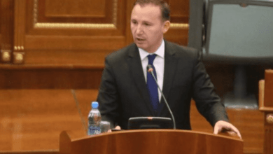 Deputeti “tall keq” Albin Kurtin për krizën energjetike: Nuk ka terr që të sfidon ty, ti je ylli që ndriçon botën Deputeti “tall keq” Albin Kurtin për krizën energjetike: Nuk ka terr që të sfidon ty, ti je ylli që ndriçon botën
