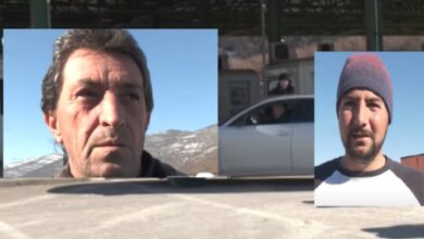Qytetarët e Shqipërisë revoltohen pasi ju kërkohen 3 doza për të hyrë në Kosovë: Turp, 30 euro me u fut në tokën tonë Qytetarët e Shqipërisë revoltohen pasi ju kërkohen 3 doza për të hyrë në Kosovë: Turp, 30 euro me u fut në tokën tonë