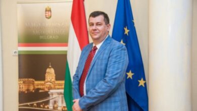 Ambasadori hungarez shuan shpresat serbe se Hungaria mund ta ç`njoh Kosovën Ambasadori hungarez shuan shpresat serbe se Hungaria mund ta ç`njoh Kosovën
