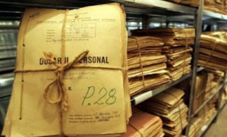 Hapet dosja “Çamëria” e ish sigurimit të shtetit, zbardhen detaje nga periudha e errët 1945-1991 Hapet dosja “Çamëria” e ish sigurimit të shtetit, zbardhen detaje nga periudha e errët 1945-1991
