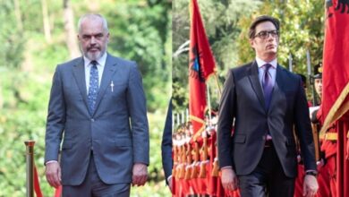 Shkupi zyrtar i drejtohet BE: Mos bllokoni bisedimet e Shqipërisë prej vetos bullgare ndaj nesh! Shkupi zyrtar i drejtohet BE: Mos bllokoni bisedimet e Shqipërisë prej vetos bullgare ndaj nesh!