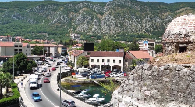KUJDES! Mali i Zi ashpërson rregullat në kufi prej 2 Janarit KUJDES! Mali i Zi ashpërson rregullat në kufi prej 2 Janarit