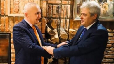 Meta takon Ahmetin: Në fokus të bisedës, përshpejtimi i proceseve integruese për dy vendet Meta takon Ahmetin: Në fokus të bisedës, përshpejtimi i proceseve integruese për dy vendet