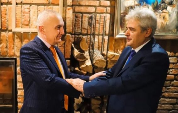 Meta takon Ahmetin: Në fokus të bisedës, përshpejtimi i proceseve integruese për dy vendet Meta takon Ahmetin: Në fokus të bisedës, përshpejtimi i proceseve integruese për dy vendet